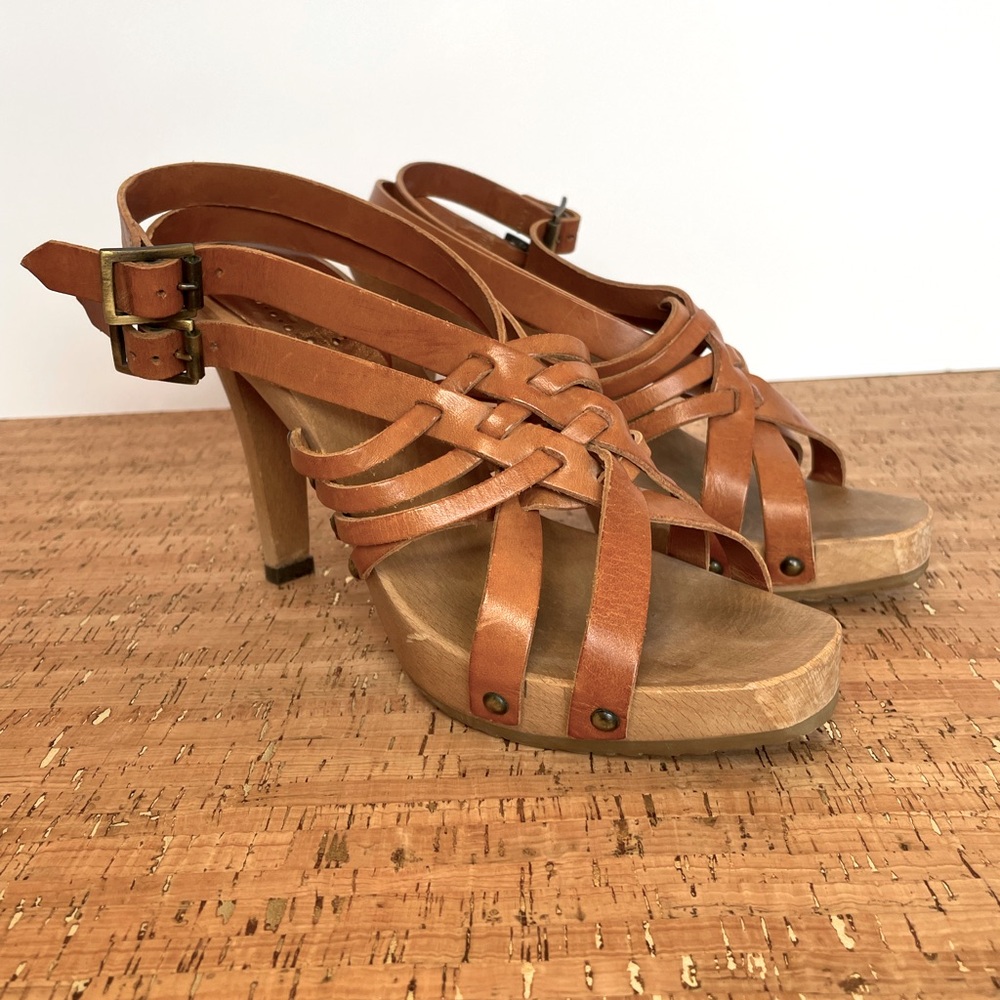 Chloe Brown Leather and Wood Heels 39